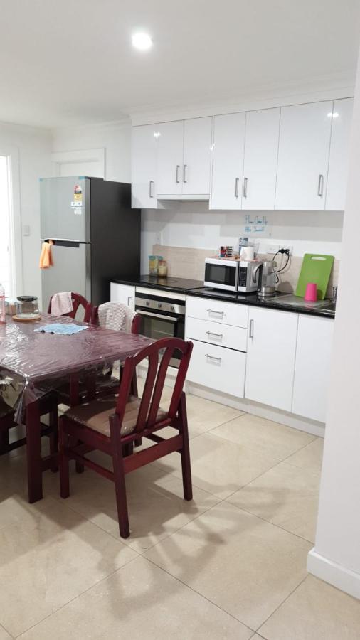 Dianella Budget Rooms Happy Place To Stay パース エクステリア 写真